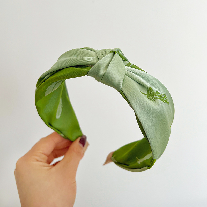 Green printed knotted headband