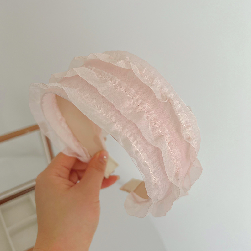 Light pink mesh headband with wide edge