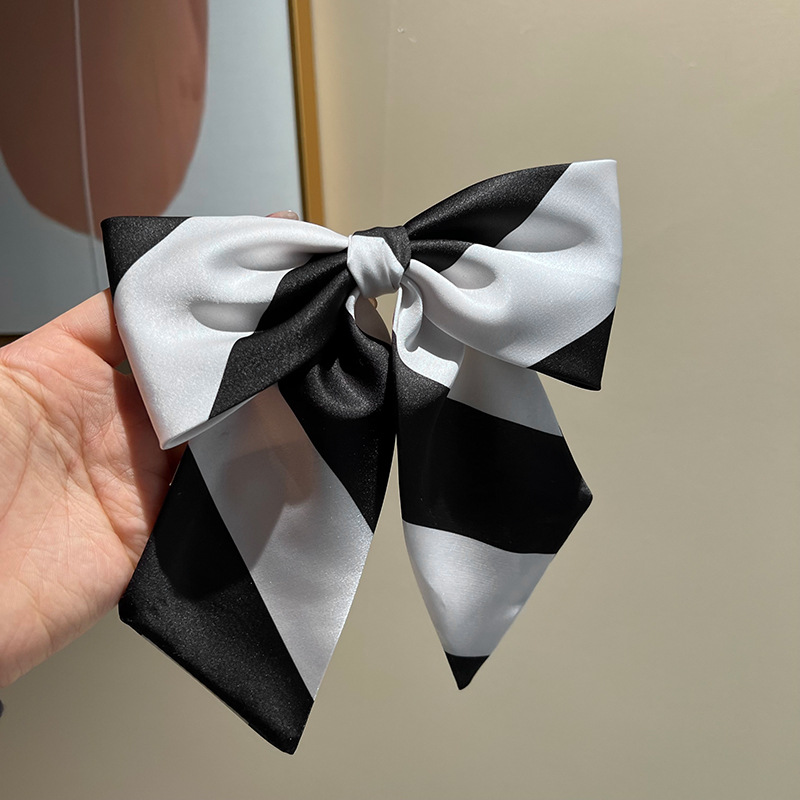 Black matching bow hair clip