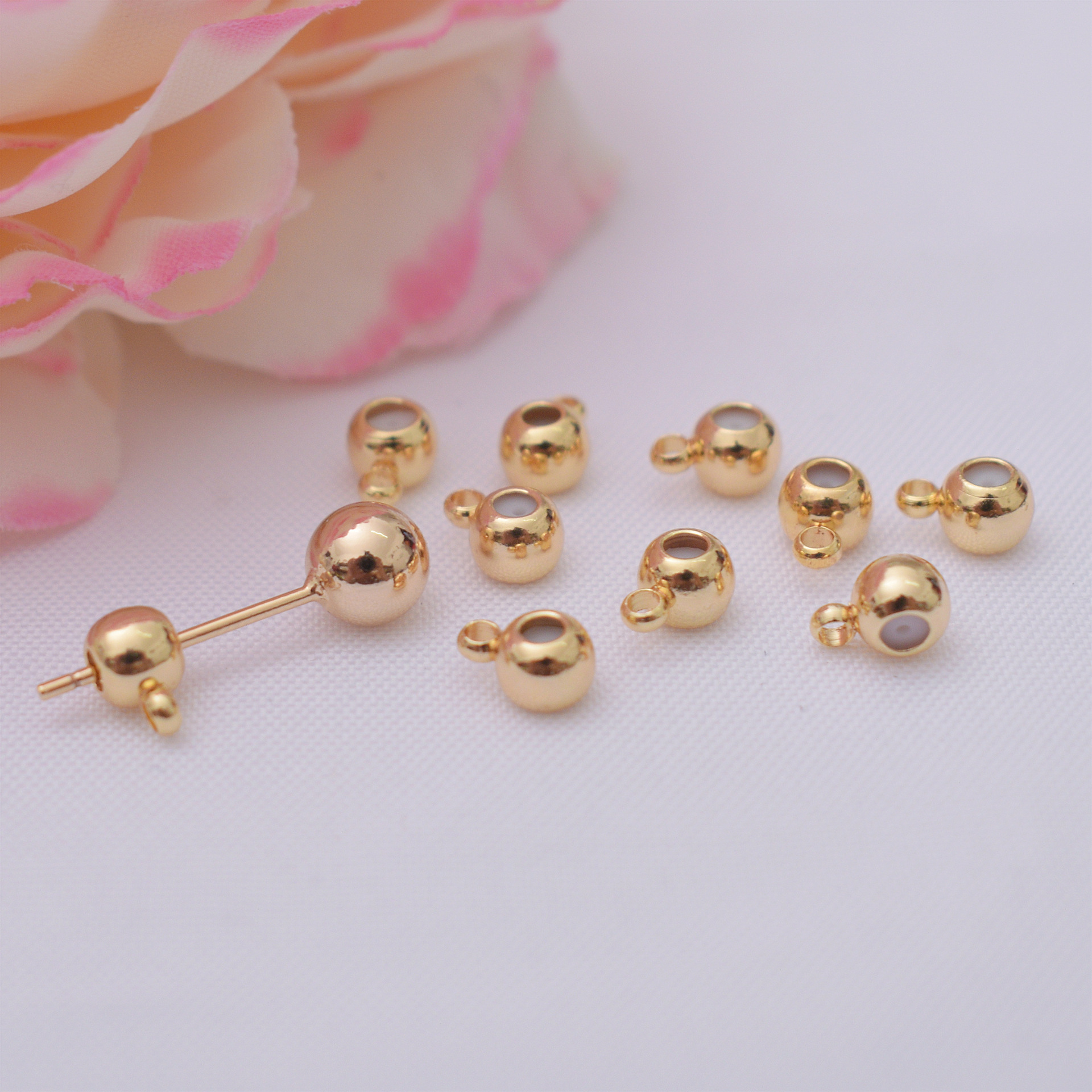 9:A40 Beads 14k gold color