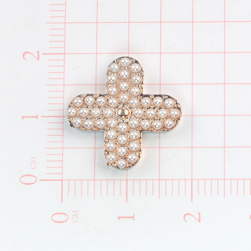 4:Pearl Cross