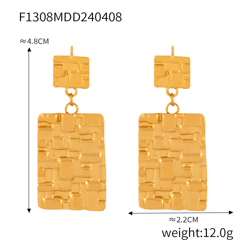 7:F1308- Gold earrings