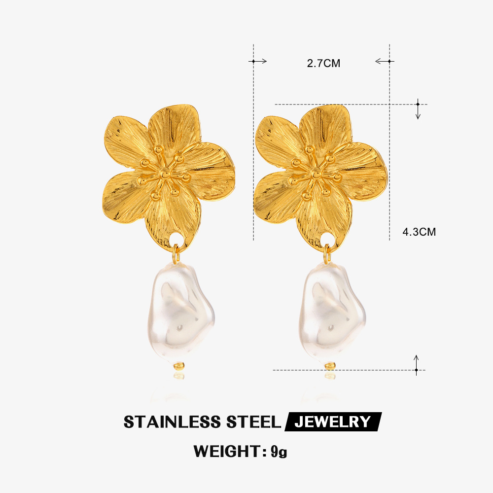 Pearl flower earrings