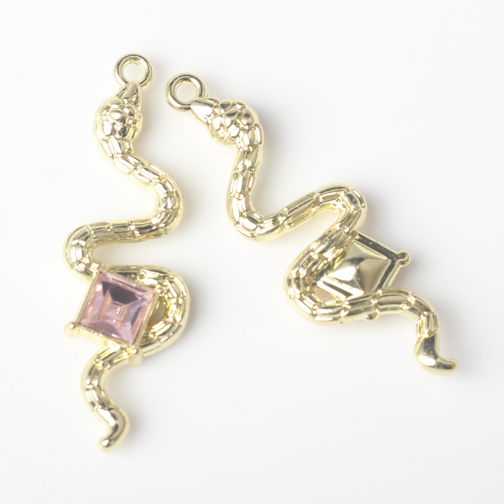 1:Pink diamond with gold base