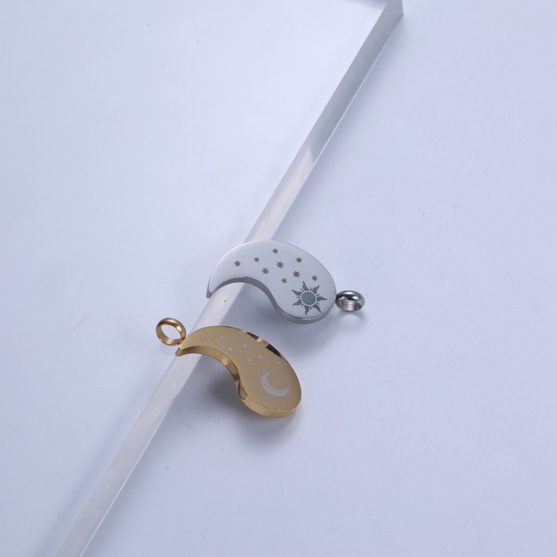 1:Steel gold single pendant