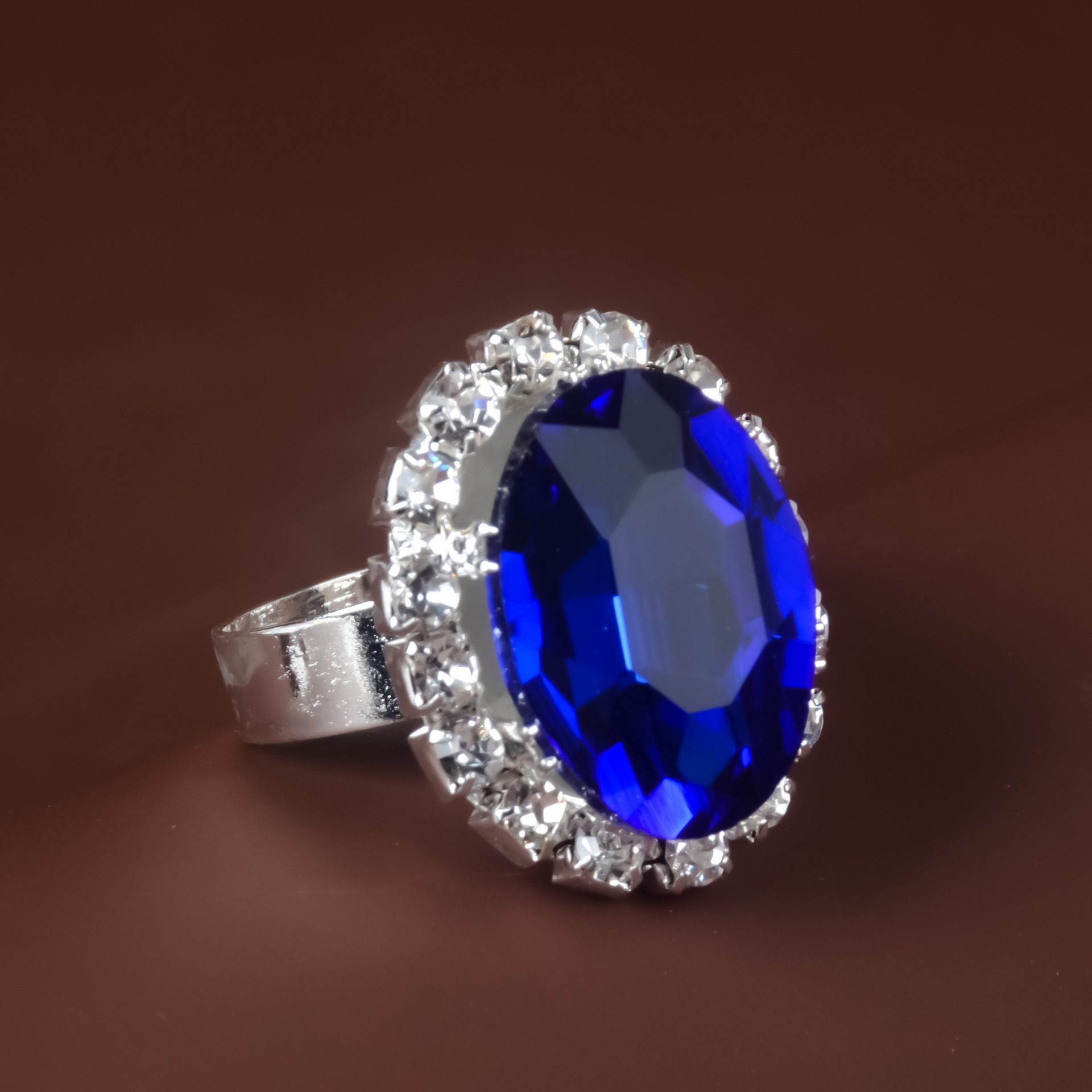 Oval glass   royal blue