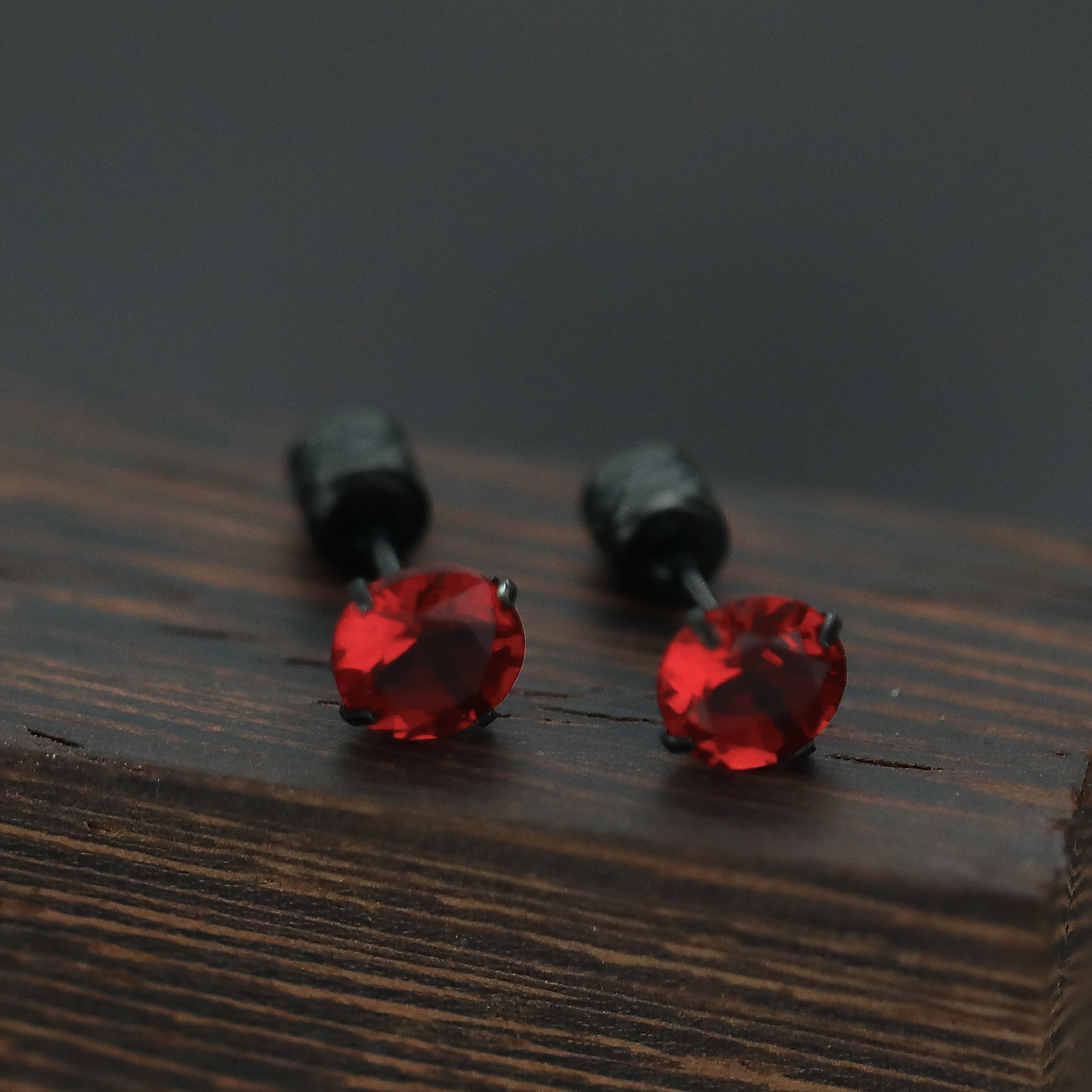 Black red zircon 6mm