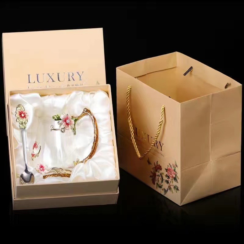 Butterfly chrysanthemum red short single cup   spoon gift box
