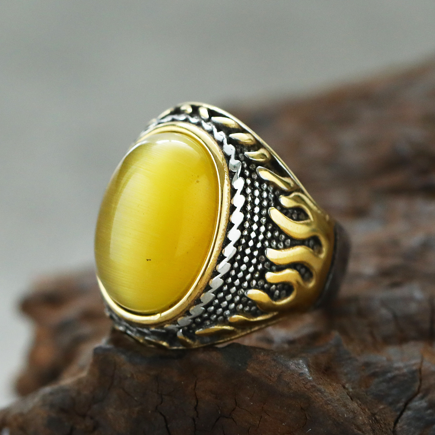 Steel and gold yellow cat's eye