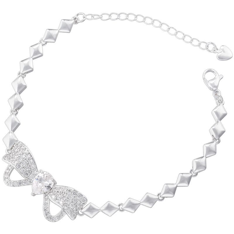 White gold bracelet with tail chain