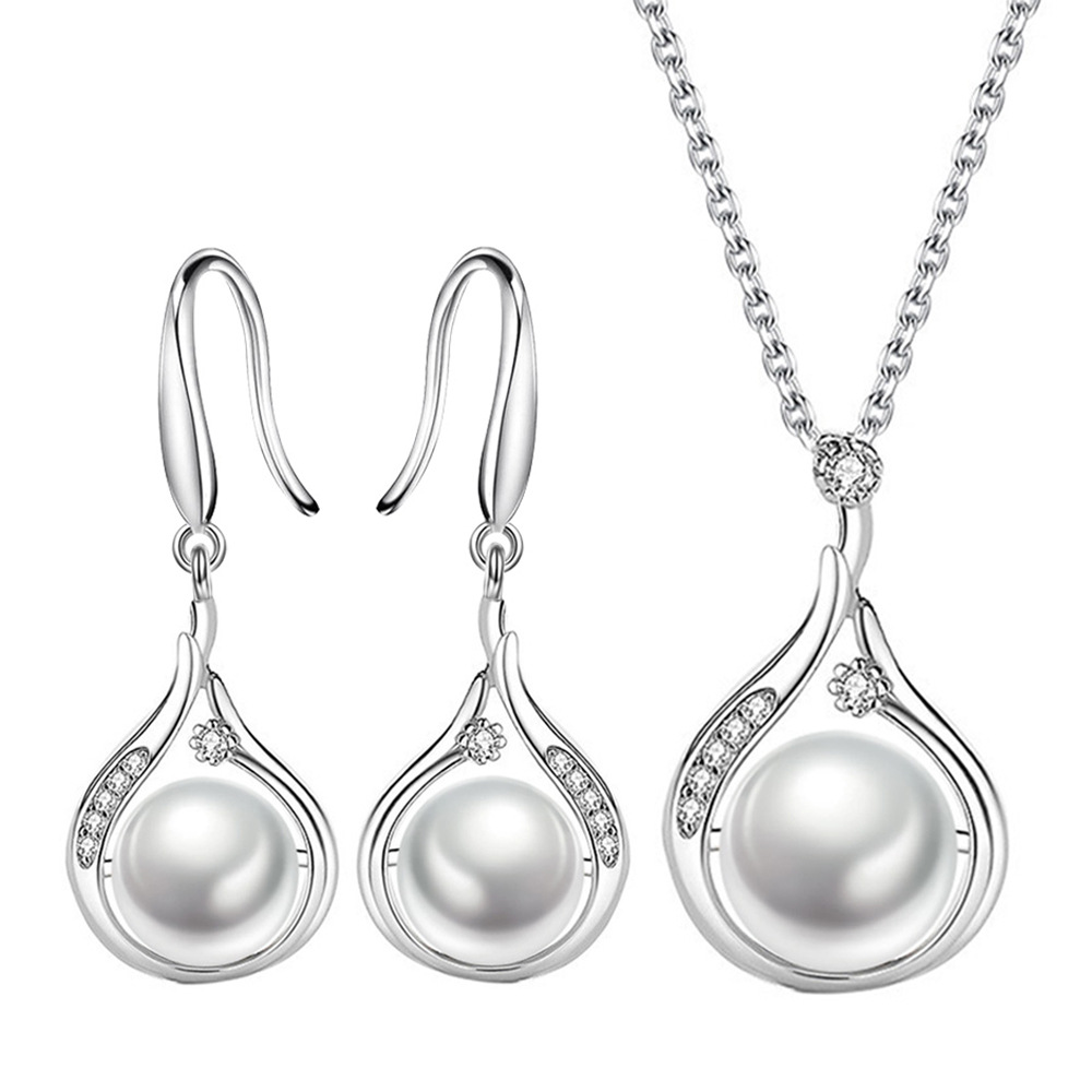 5:Platinum pendant necklace set
