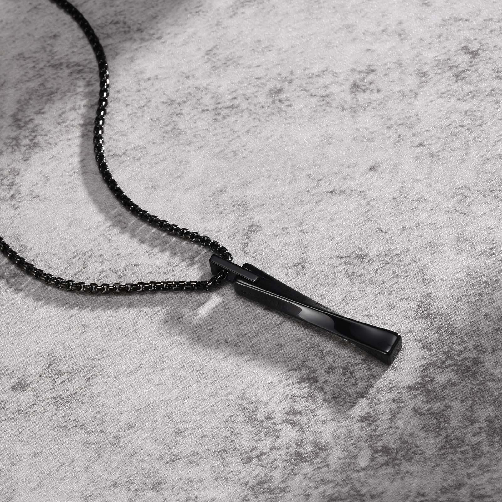 Black pendant with matching chain -60CM