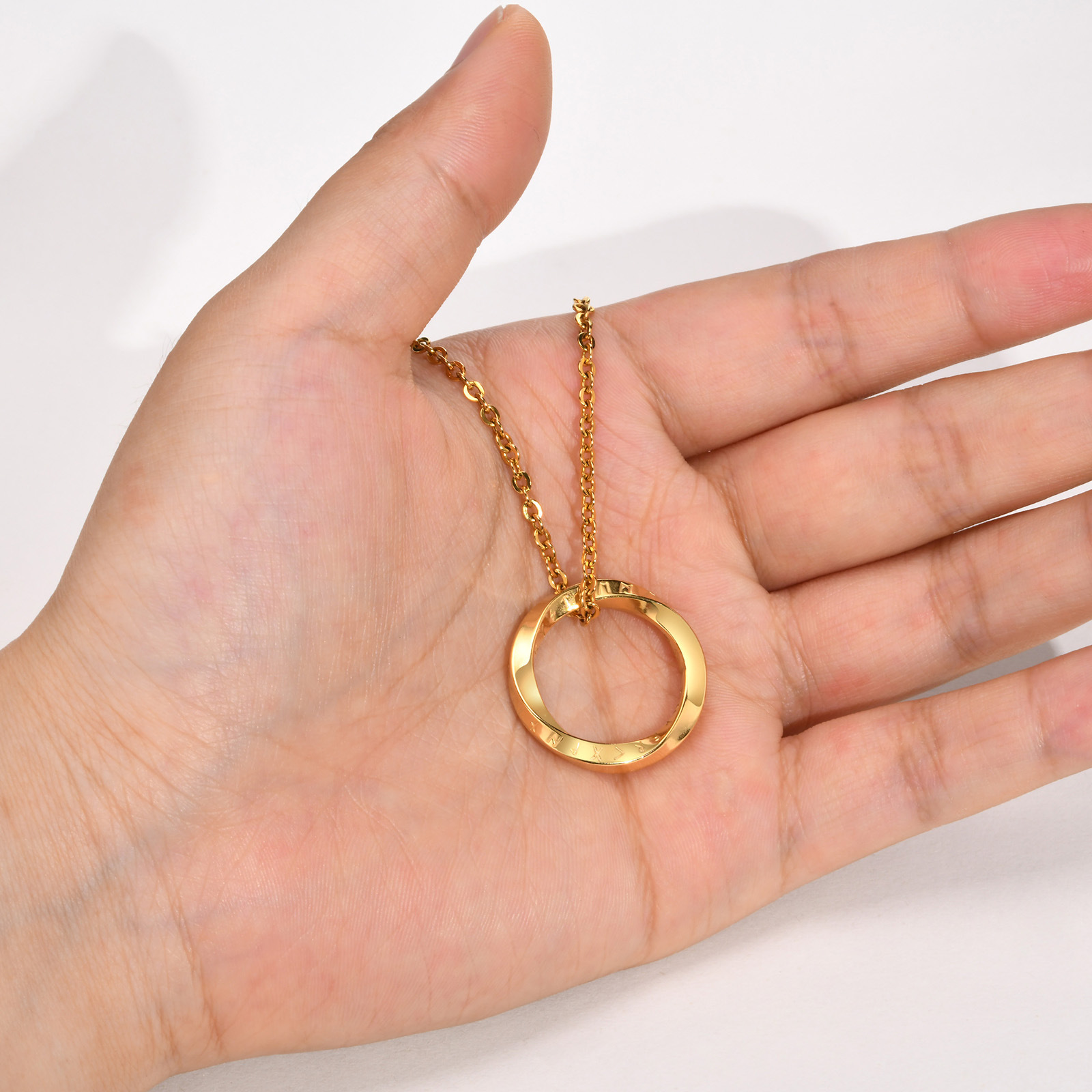 3:Gold Pendant, no matching chain
