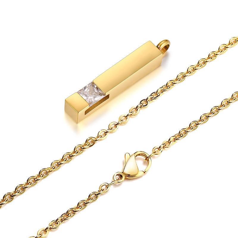 3:Gold pendant with white diamond and matching chain 50CM