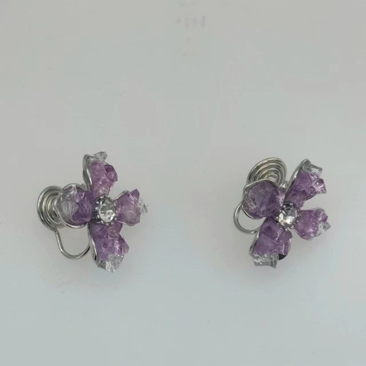 Flower ear clip