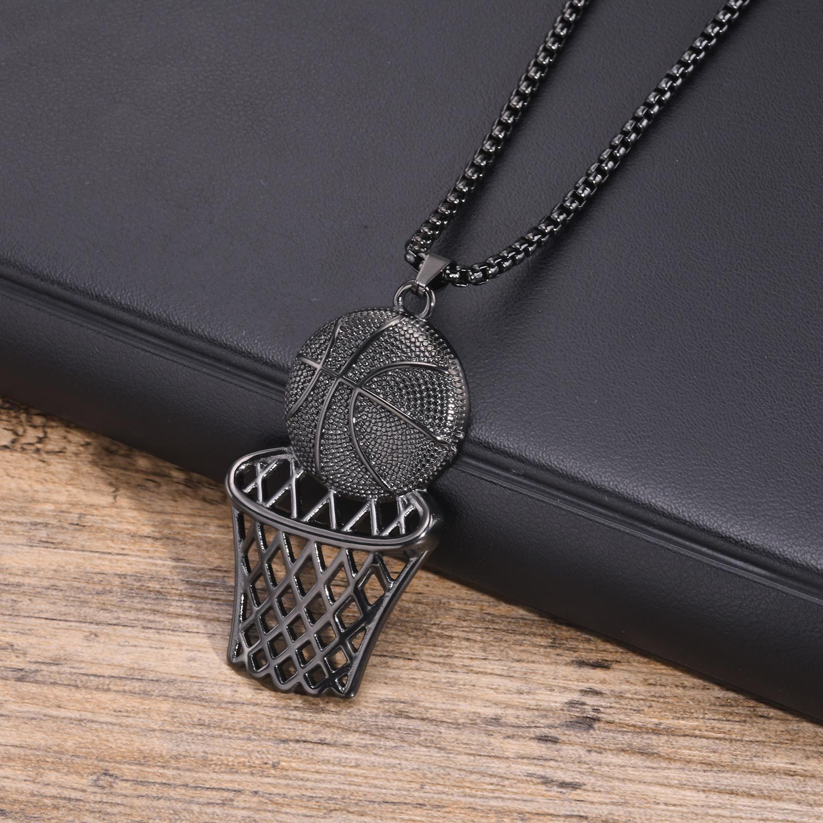 The black pendant does not contain a chain