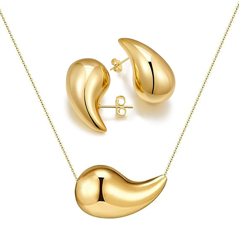 Necklace and earrings-gold