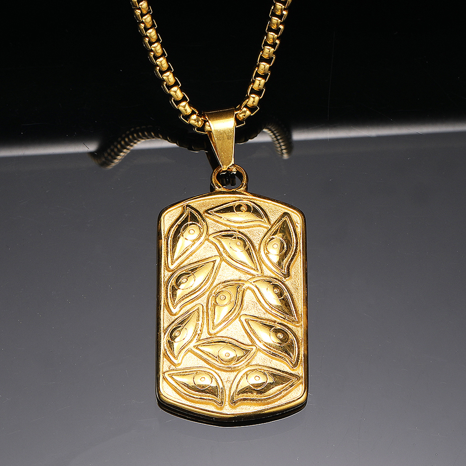 Gold pendant