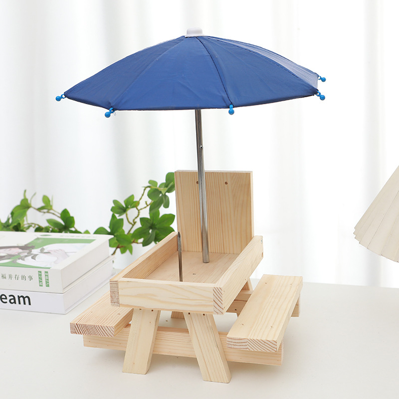 Wood color lengthened pole blue umbrella square board