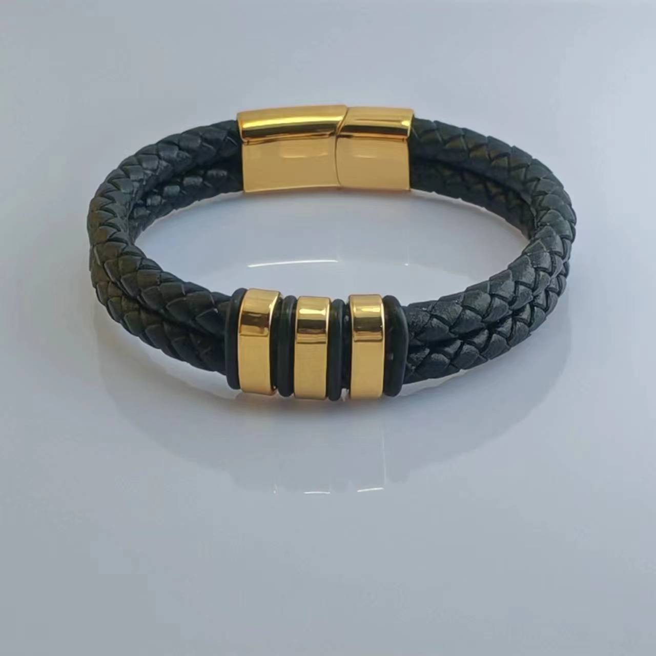 Black leather [gold]