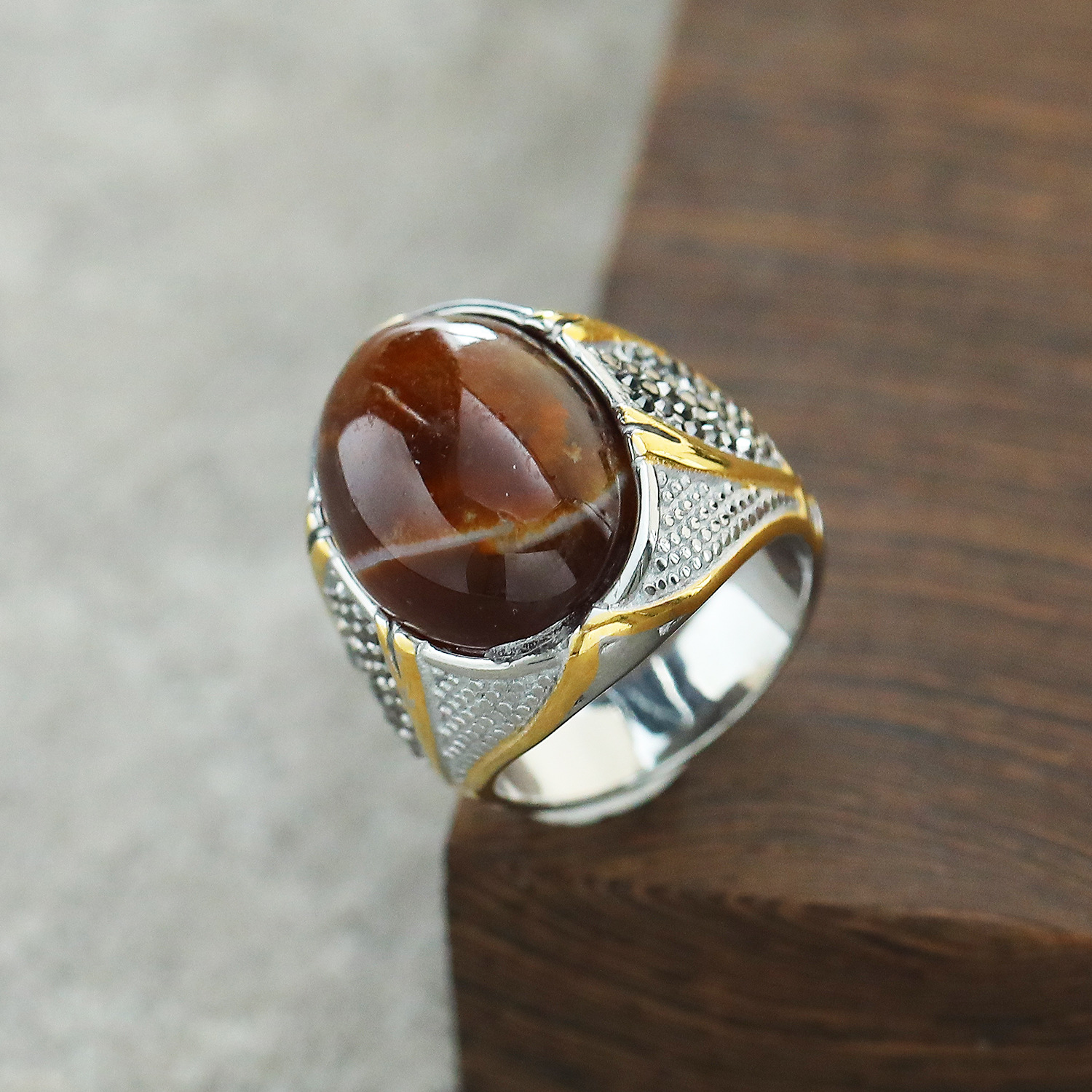 Steel color and gold agate US Size #7