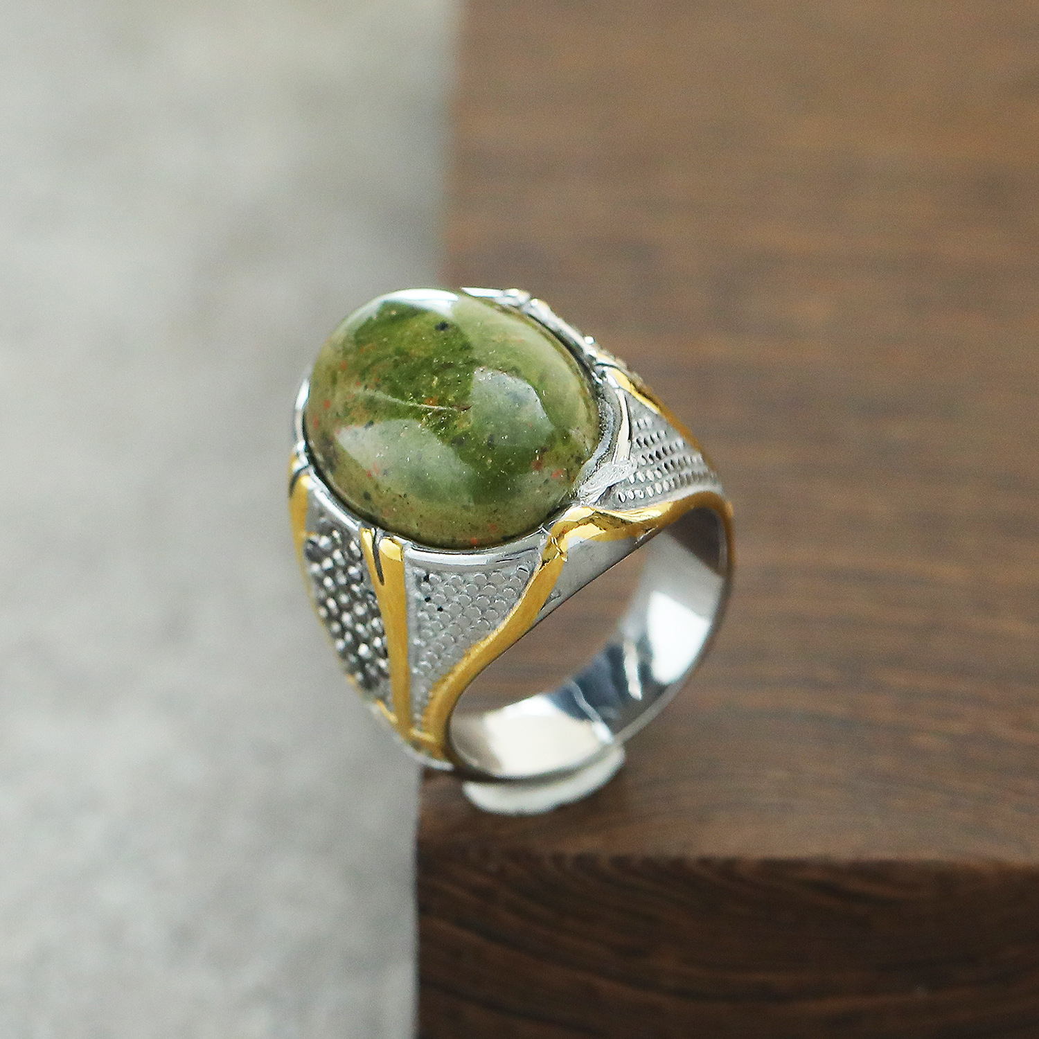 28:Steel color and gold unakite