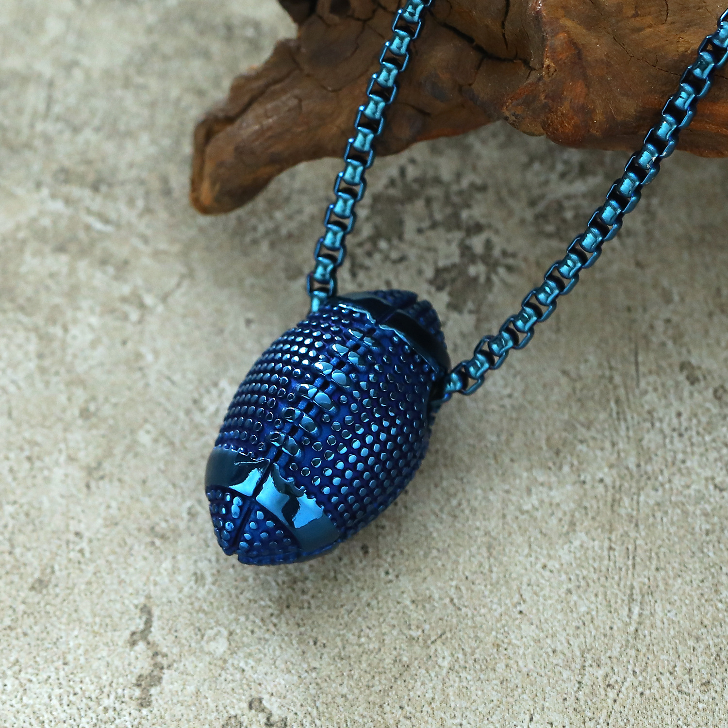 9:Blue necklace