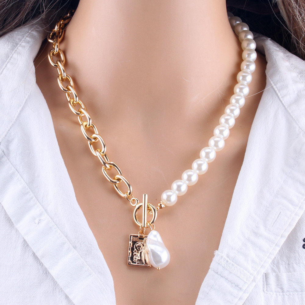 Pearl gold necklace single layer