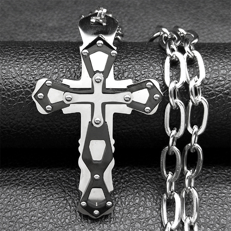 Black pendant + chain