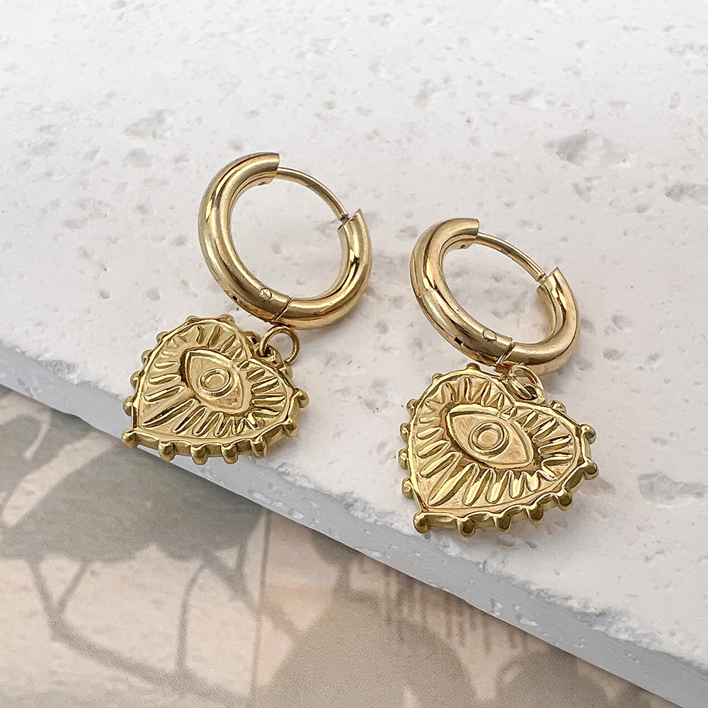 2:Heart-gold (earrings)