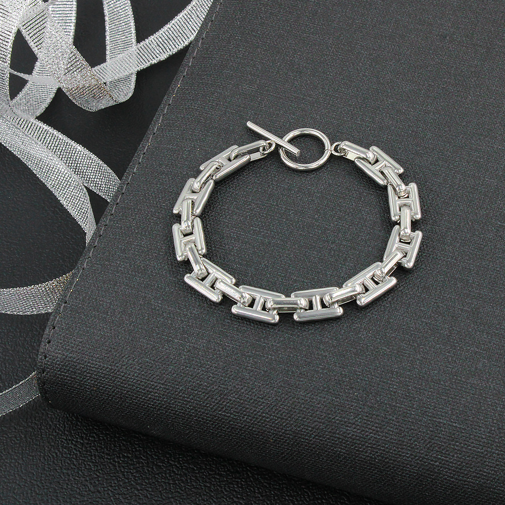2:Steel bracelet 18cm