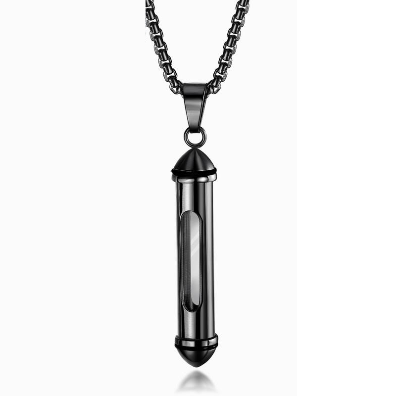 Single black pendant with chain