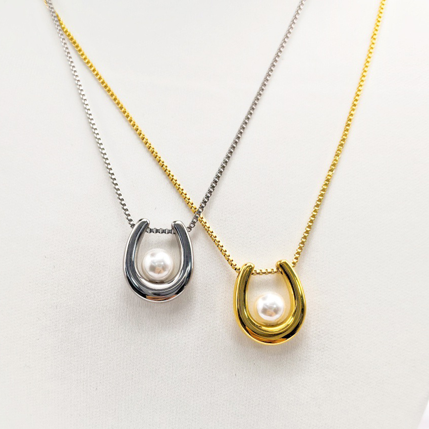 U-shaped pearl pendant necklace steel color -45CM