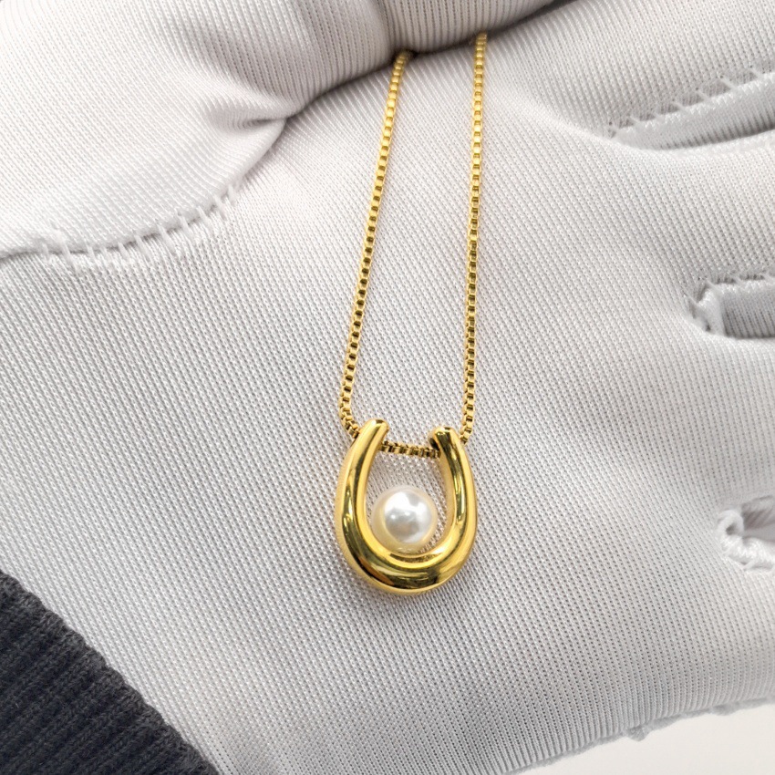 U-shaped Pearl pendant Necklace gold -45CM