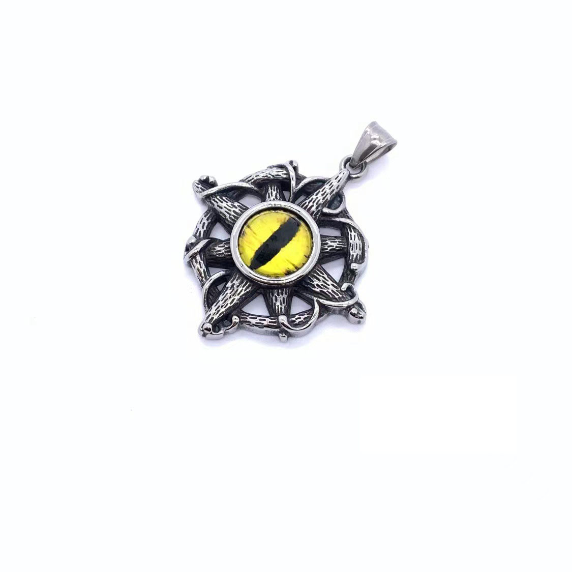 Yellow-eyed single pendant ( excluding chain )