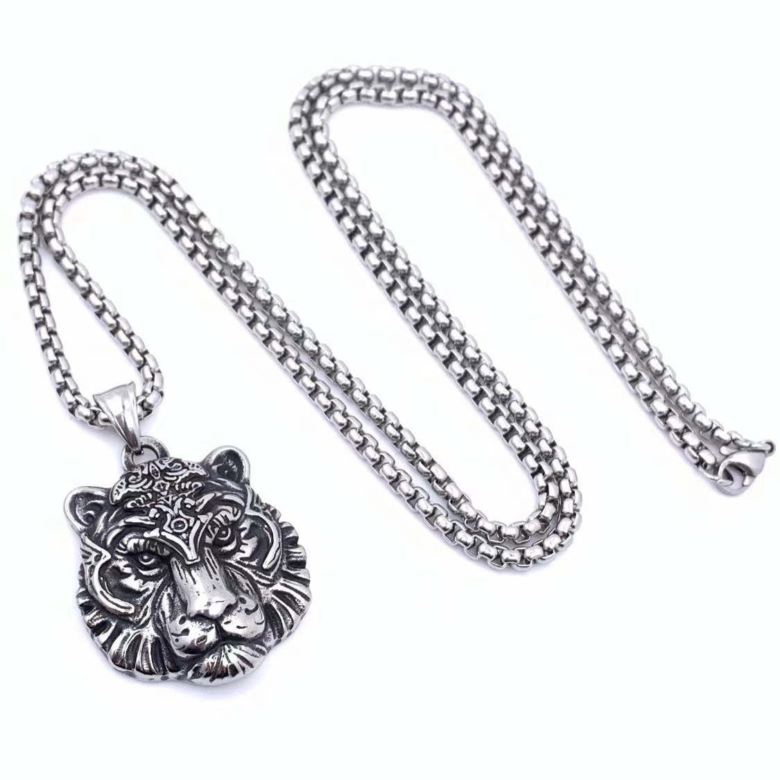 Silver Tiger Head with 60CM Chain
