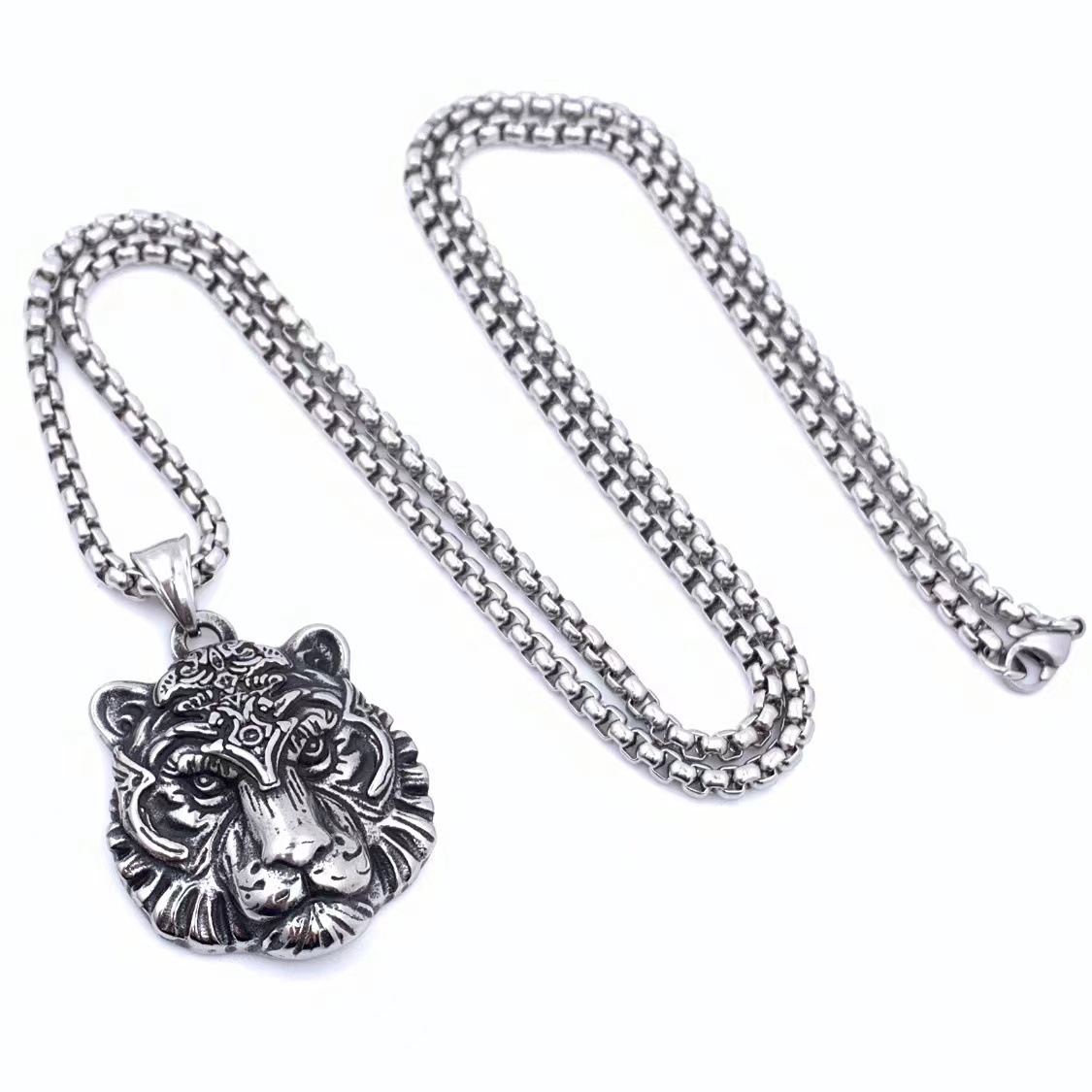 6:Silver Tiger Head with 70CM Chain