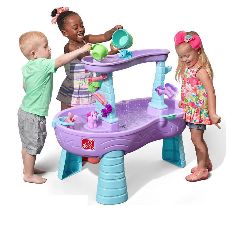 Unicorn splashing table