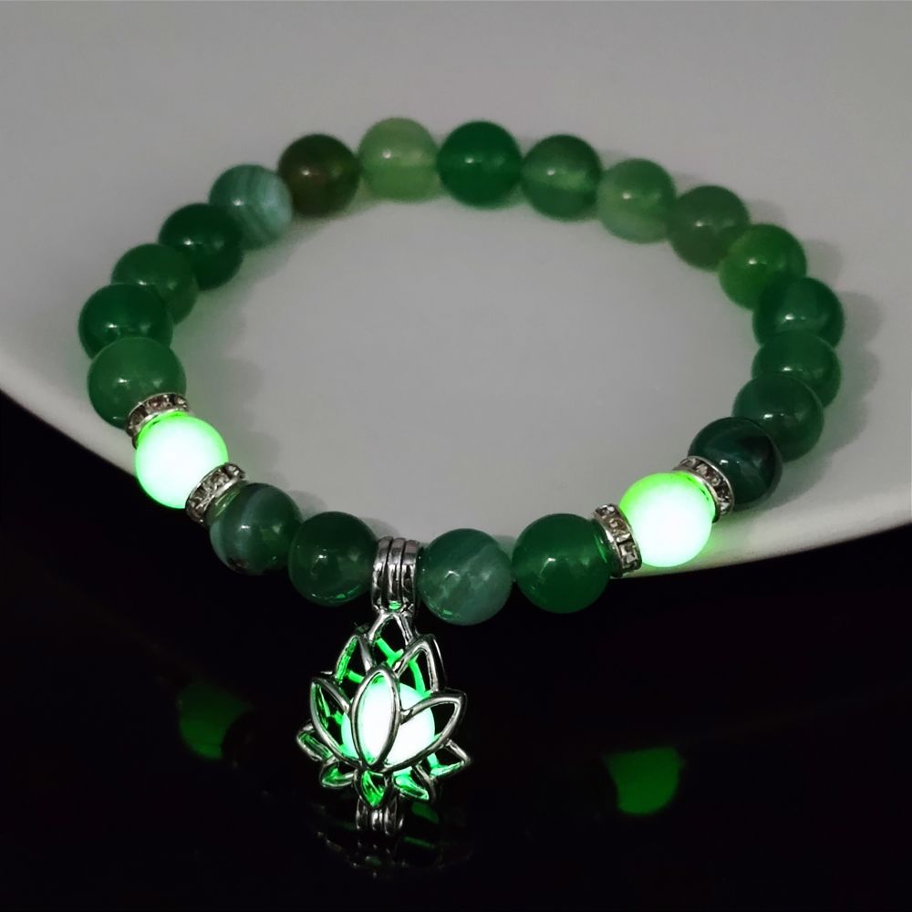 J 8mm green agate