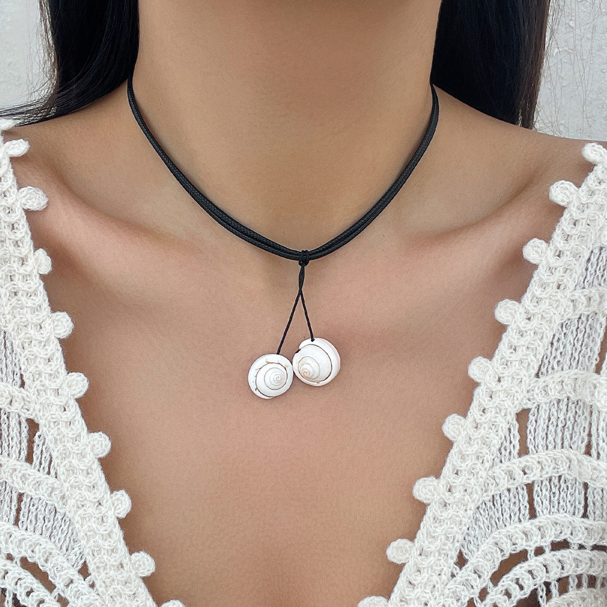 1:01 Necklace White K 6392