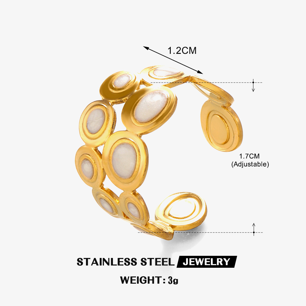 9:Gold round ring. - White