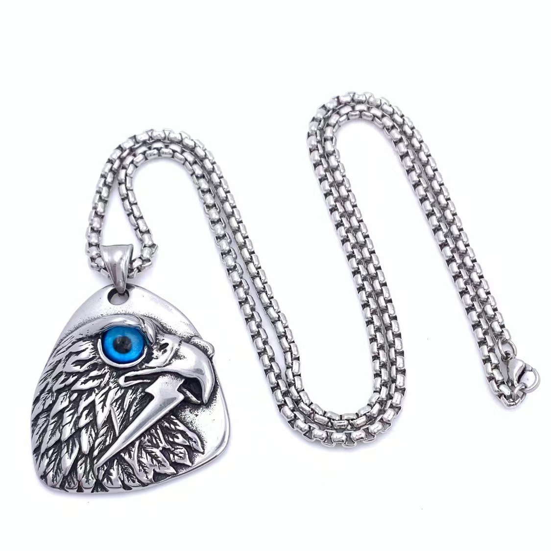 Blue-eye pendant with 60cm chain