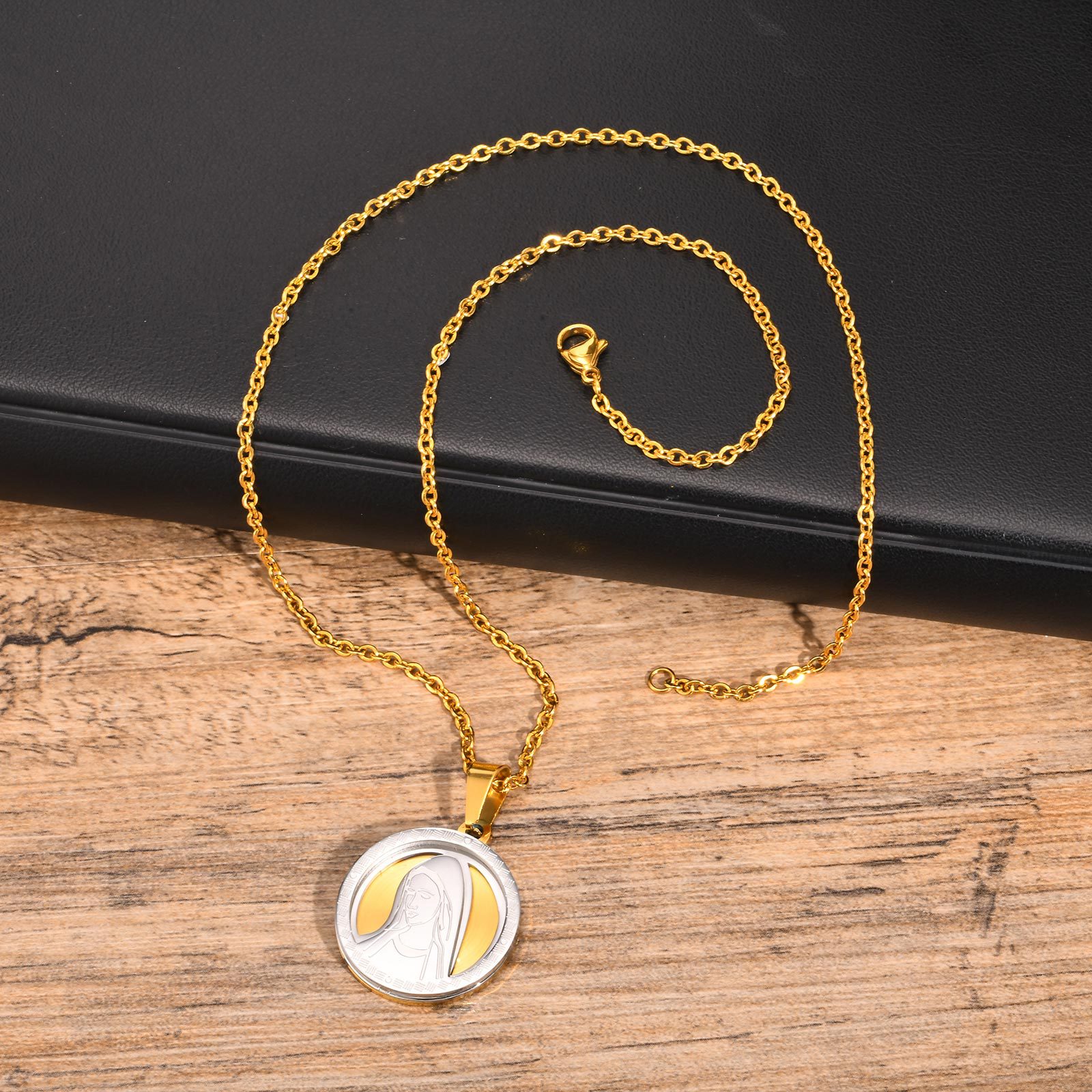 Pendant   chain