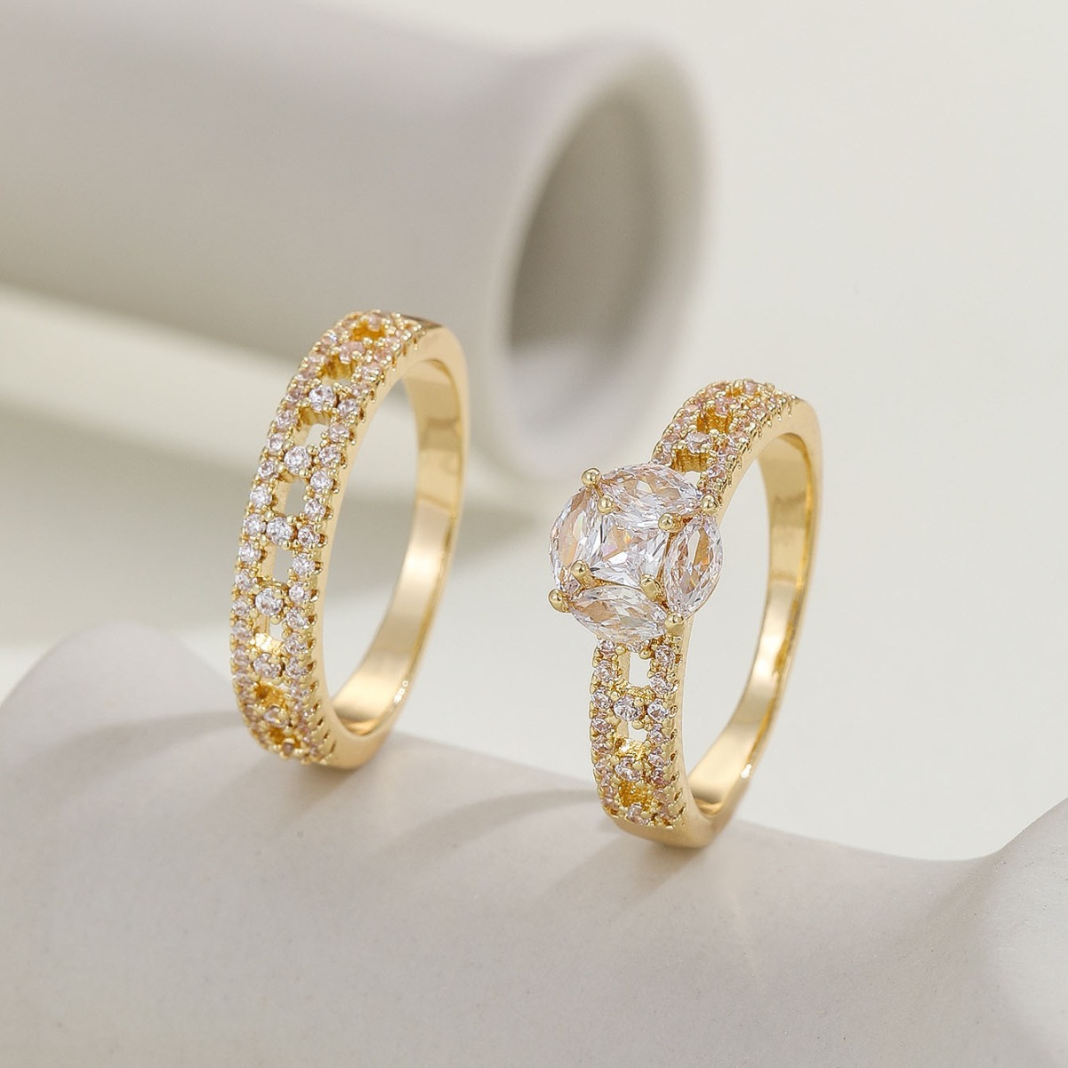 Golden white zirconium