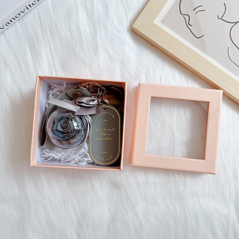 9:Grey   Pink gift box