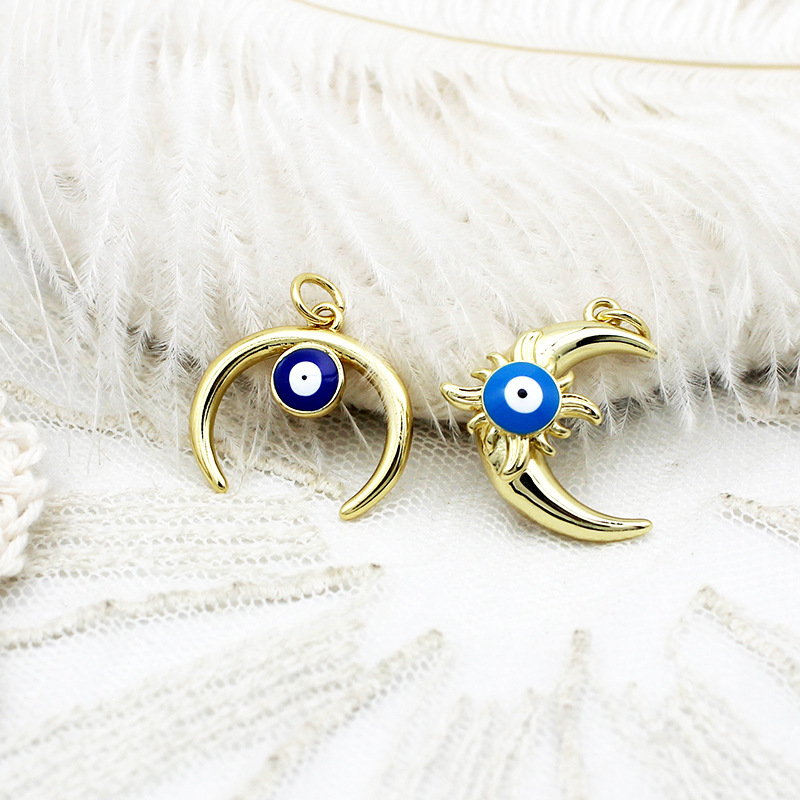 1:Moon and Sun Eyes 17.6 by 21 mm