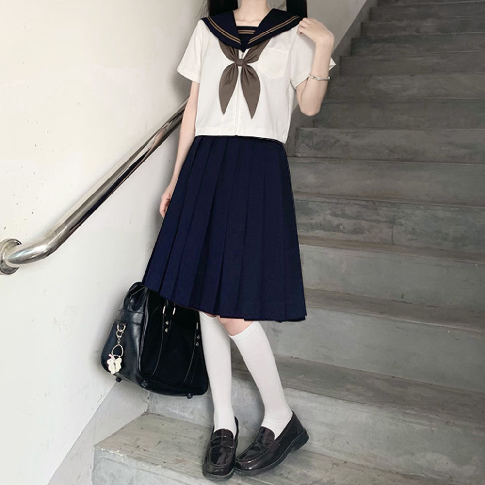 Short sleeve   mid-skirt 65cm  goldfish knot