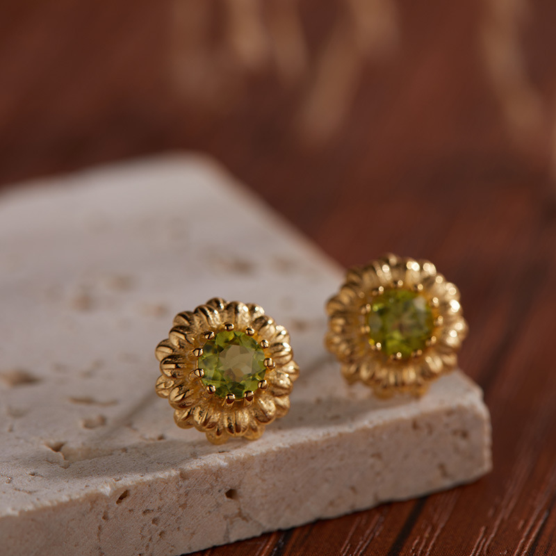 3 Peridot Stone earring