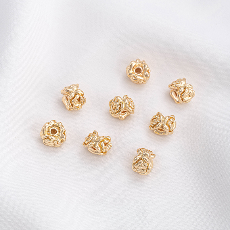 A wreath of roses separated by beads6x8mm【10 PCS 】