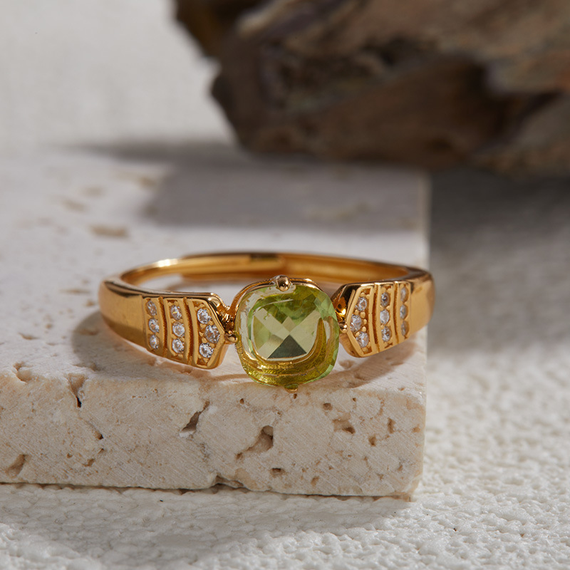 10:10 Peridot Stone